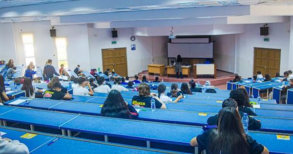 DAÜ Ali Karasel 4. Ortaokullar Arası Matematik Yarışması’nı Türk Maarif Koleji kazand��