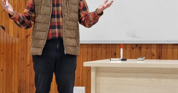 Two inspiring talks on Artificial Intelligence and Black Holes